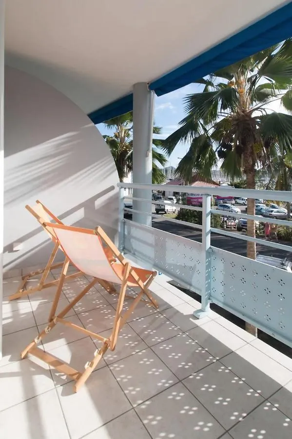 Un pied-à-terre face à la marina Apartamento Le Marin